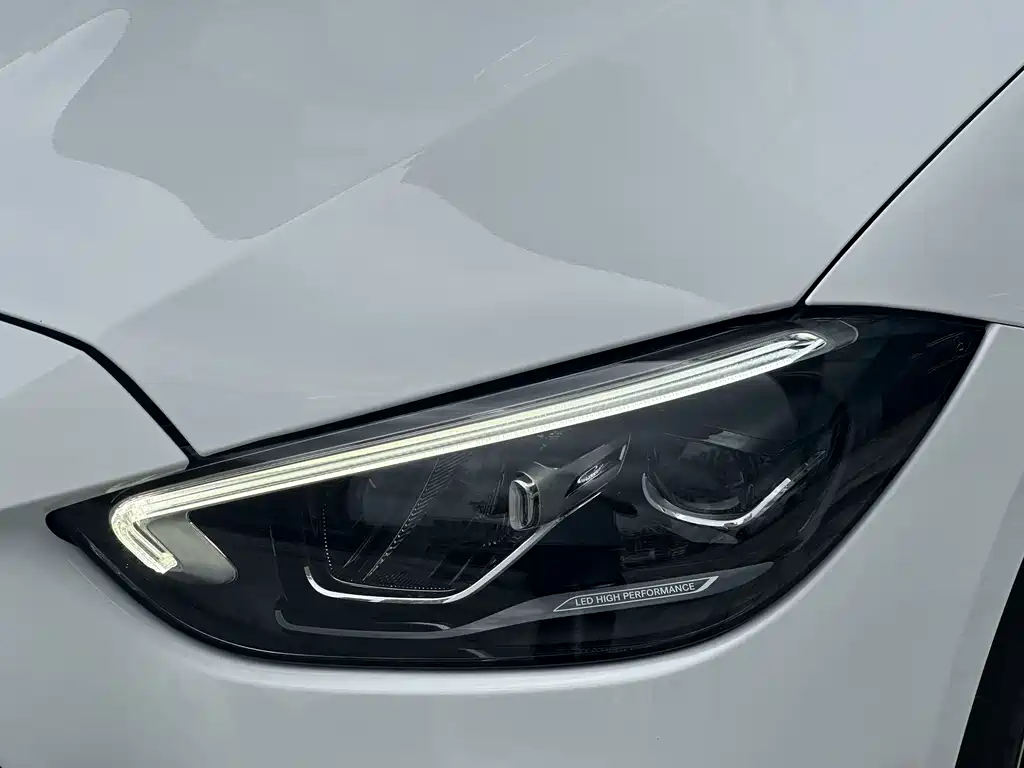 Mercedes-Benz C-Class 2022
