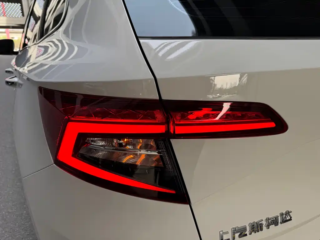 Skoda Karoq 2022 — фото 24