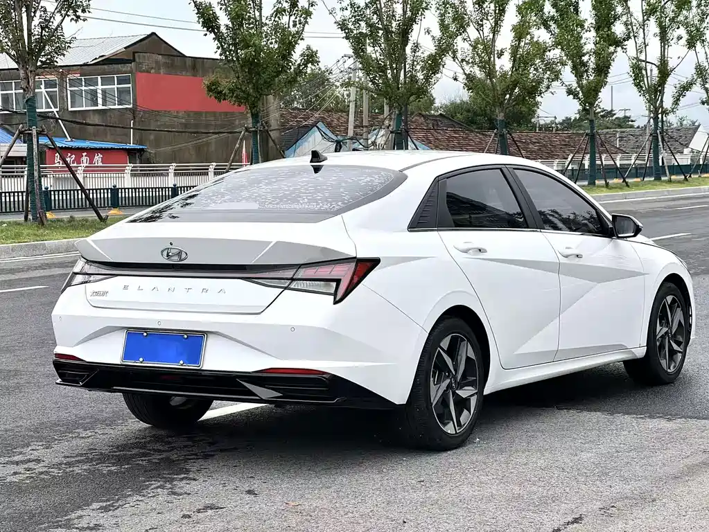 Hyundai Elantra 2021