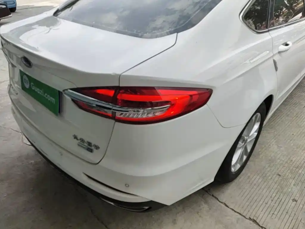Ford Mondeo 2020 — фото 8