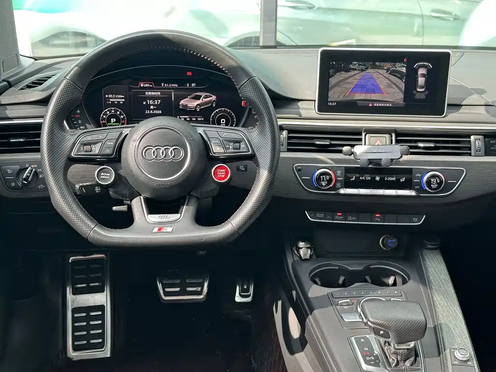Audi A4L 2018 — фото 12