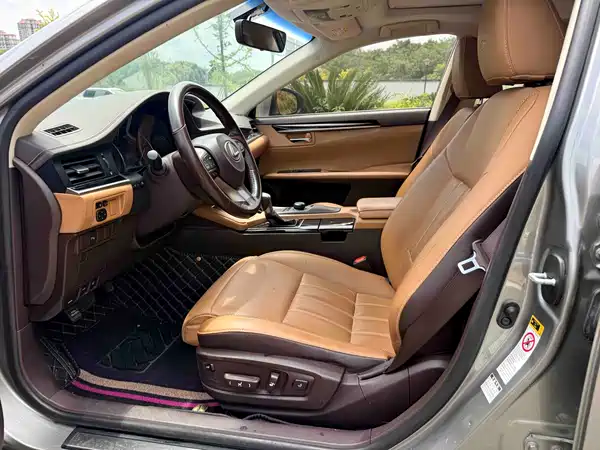 Lexus ES 2017