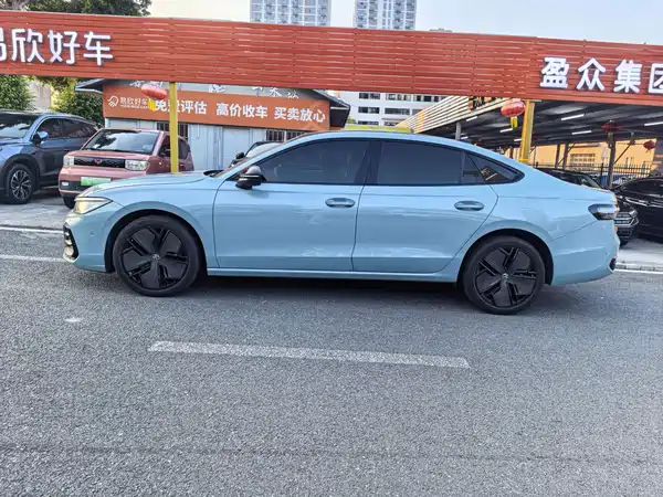 Volkswagen Passat 2024