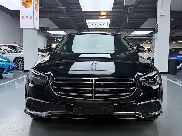 Mercedes-Benz E-Class 2022