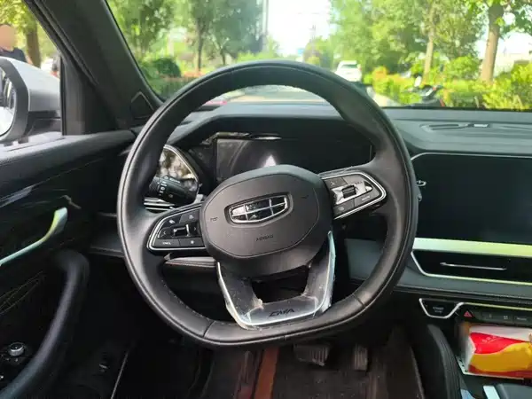 Geely Xingyue L 2025