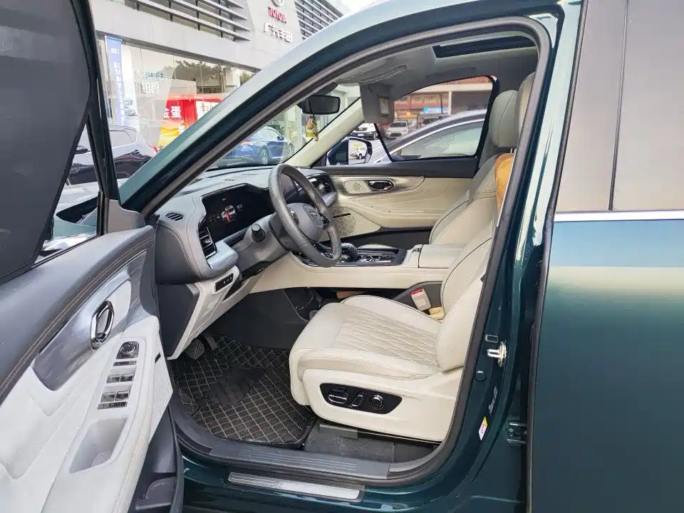 GAC Motor Trumpchi GS8 2022 — фото 3
