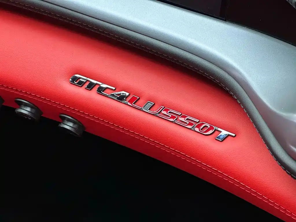 Ferrari GTC4Lusso 2019 — фото 25