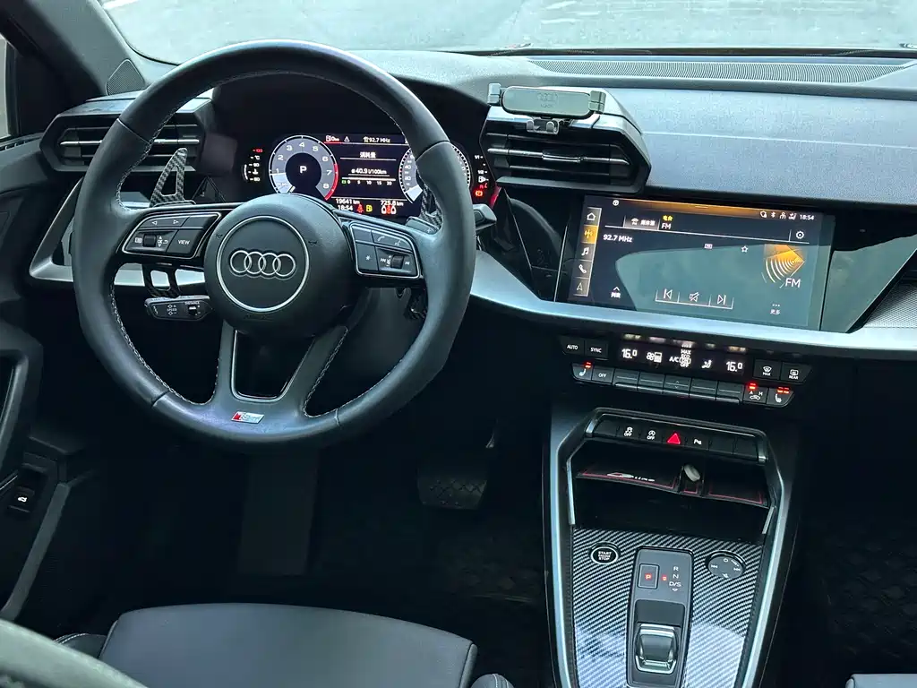 Audi A3 2023 — фото 14