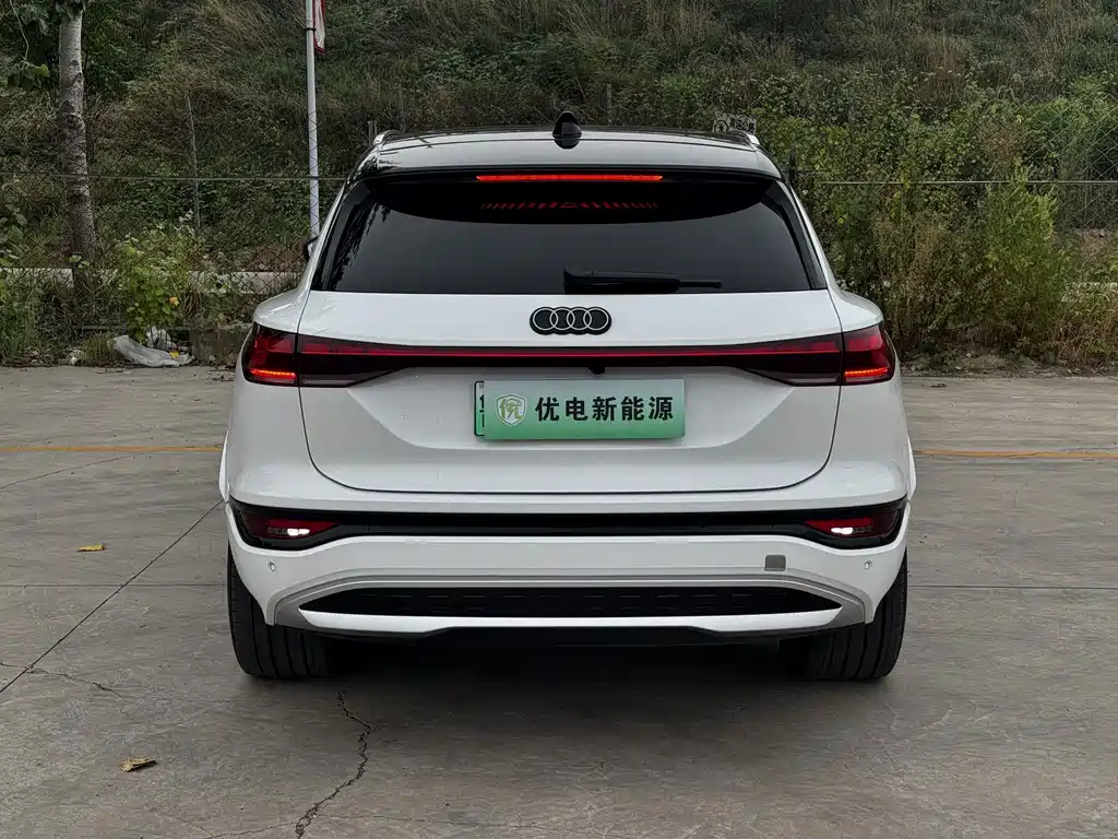 Audi Q6L E-Tron 2025 — фото 3