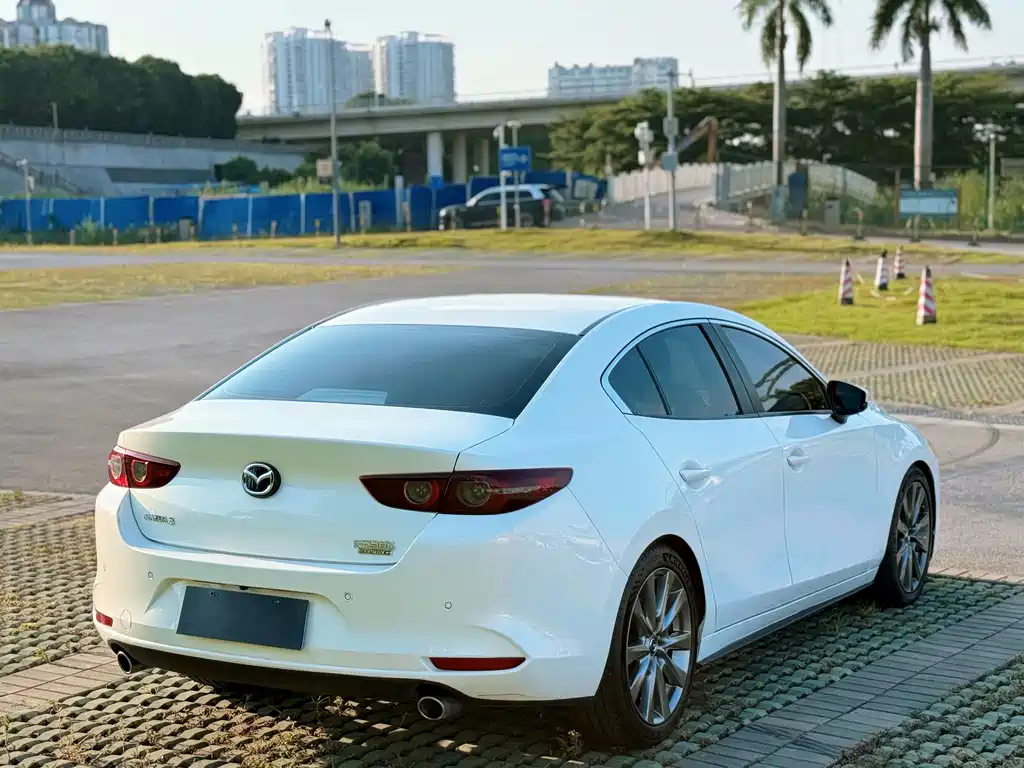 Mazda 3 Axela 2022