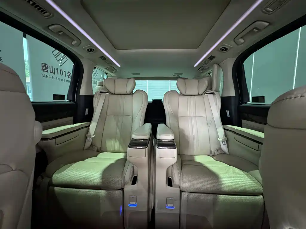 Toyota Vellfire 2022 — фото 28