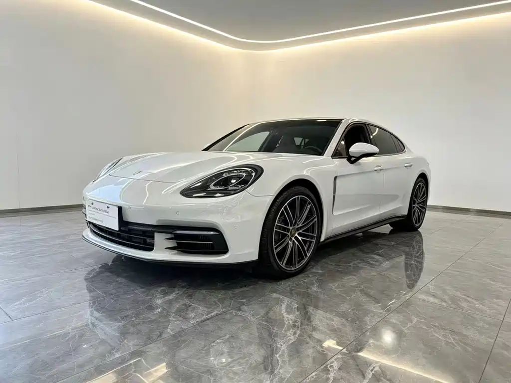 Porsche Panamera 2020 — фото 1