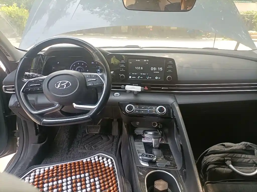Hyundai Elantra 2021 — фото 10