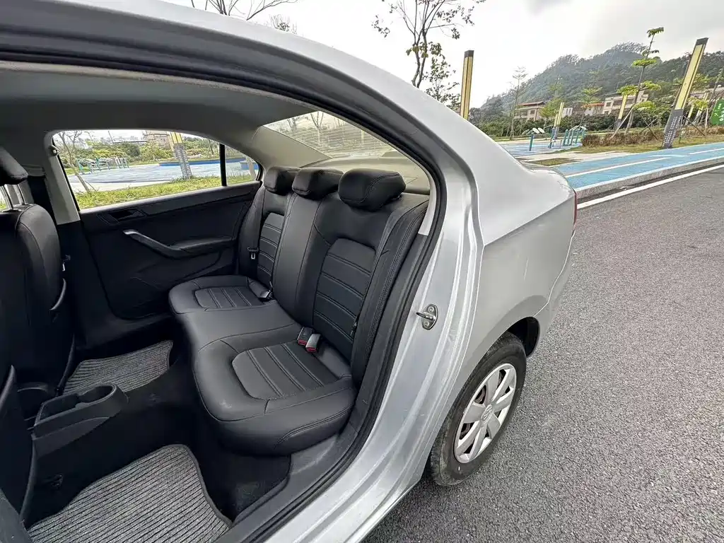 Volkswagen Santana 2014