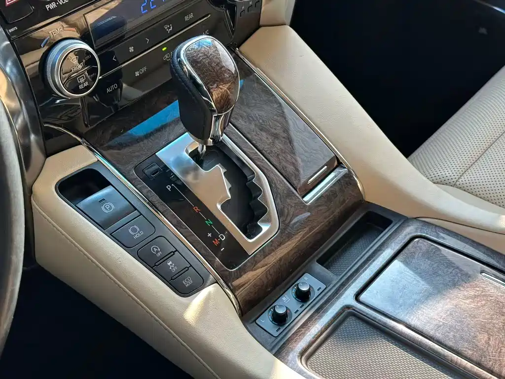 Toyota Alphard 2019 — фото 11