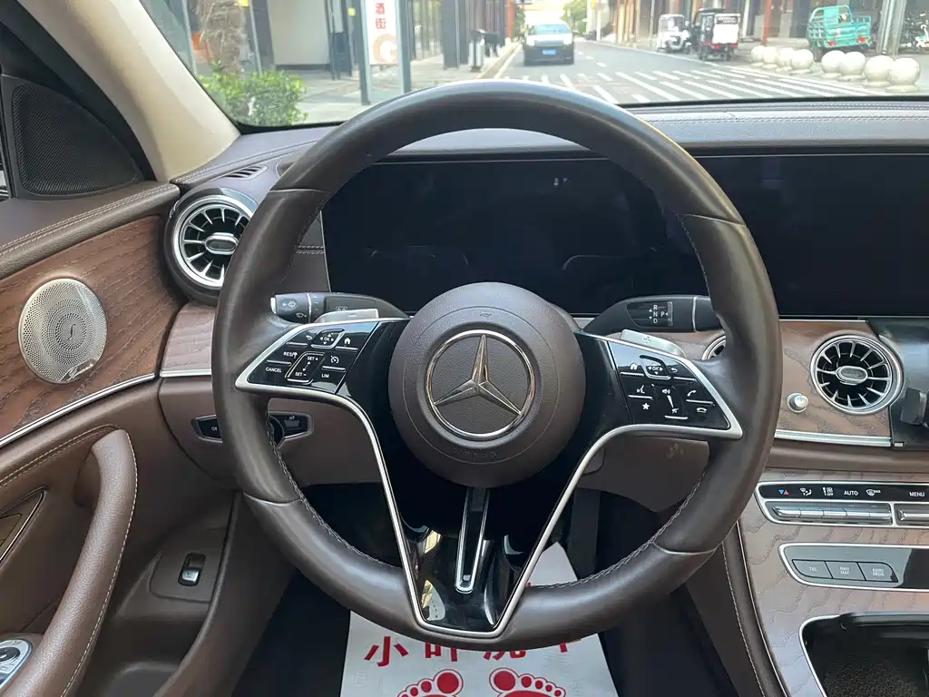 Mercedes-Benz E-Class 2023 — фото 12