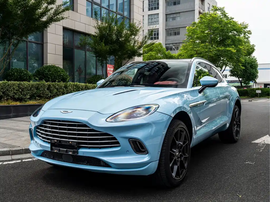 Aston Martin DBX 2022