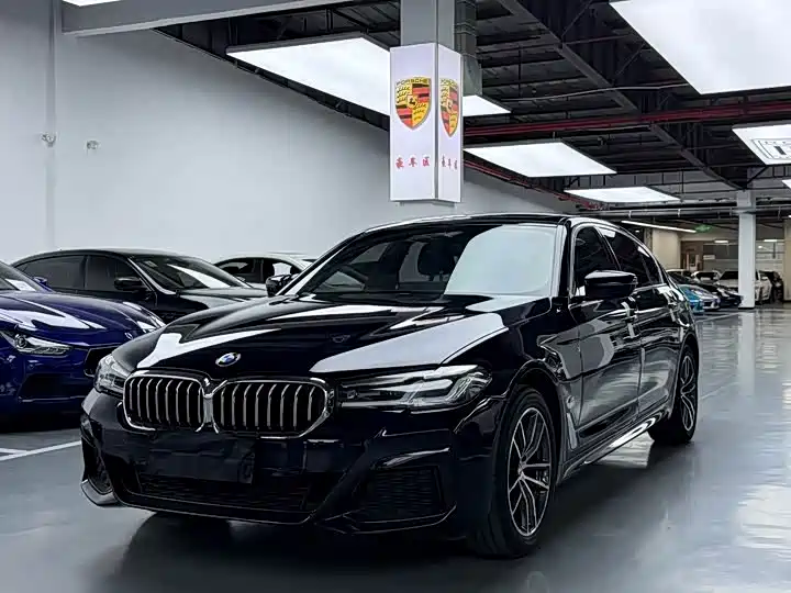 BMW 5 Series 2021 — фото 1