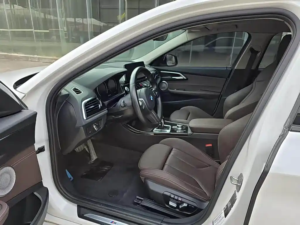 BMW 1 Series 2023