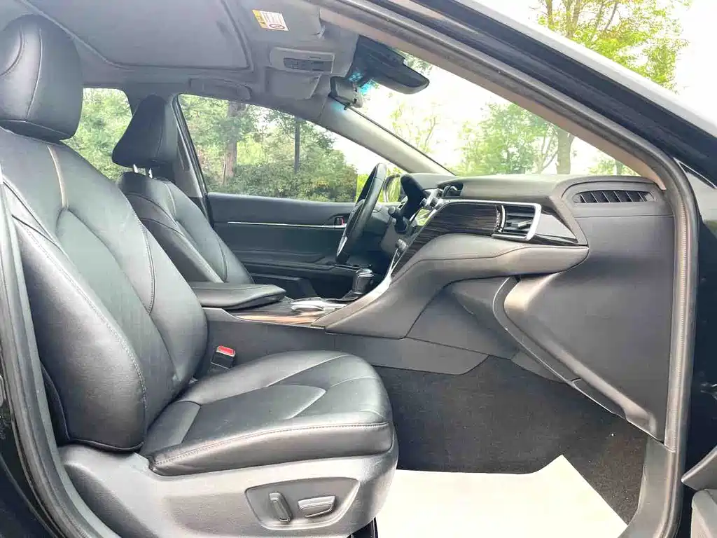 Toyota Camry 2021 — фото 13