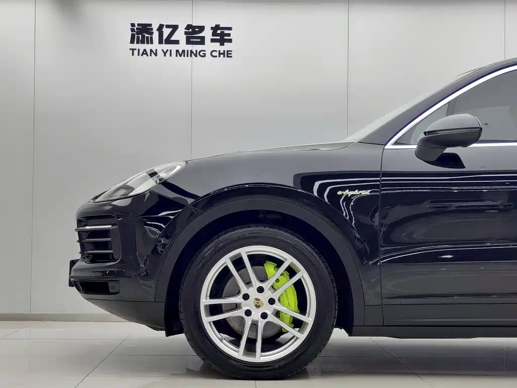 Porsche Cayenne Hybrid 2022 — фото 4