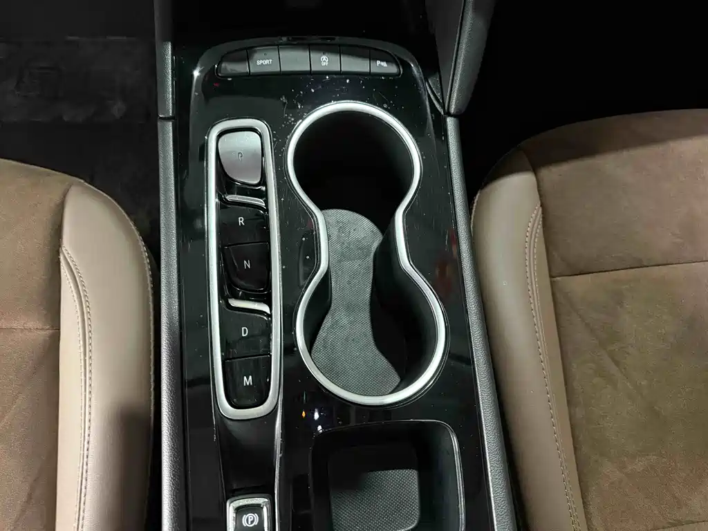 Buick Regal 2022 — фото 12