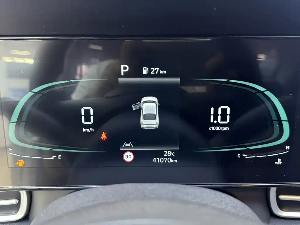 Hyundai Elantra 2023 — фото 25