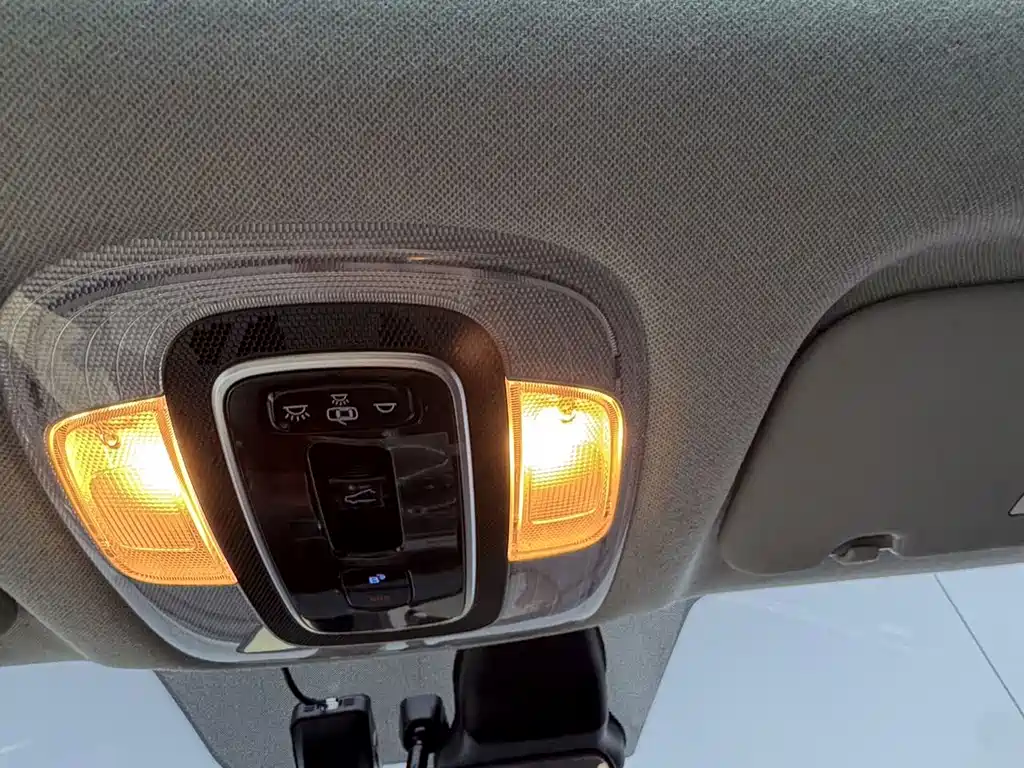 Hyundai Elantra 2023 — фото 21