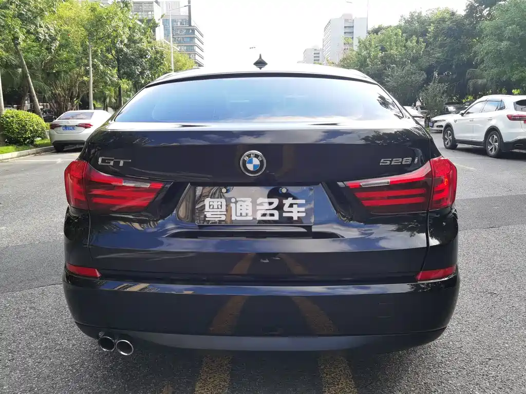 BMW 5 Series GT 2014 — фото 6