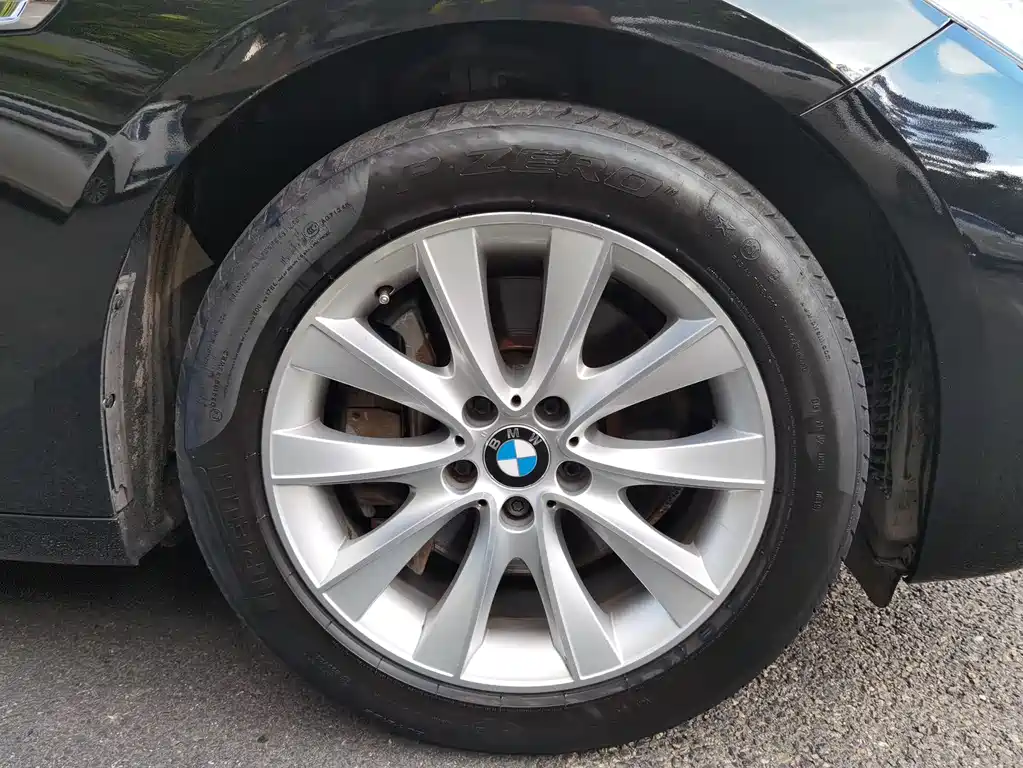 BMW 5 Series GT 2014 — фото 14