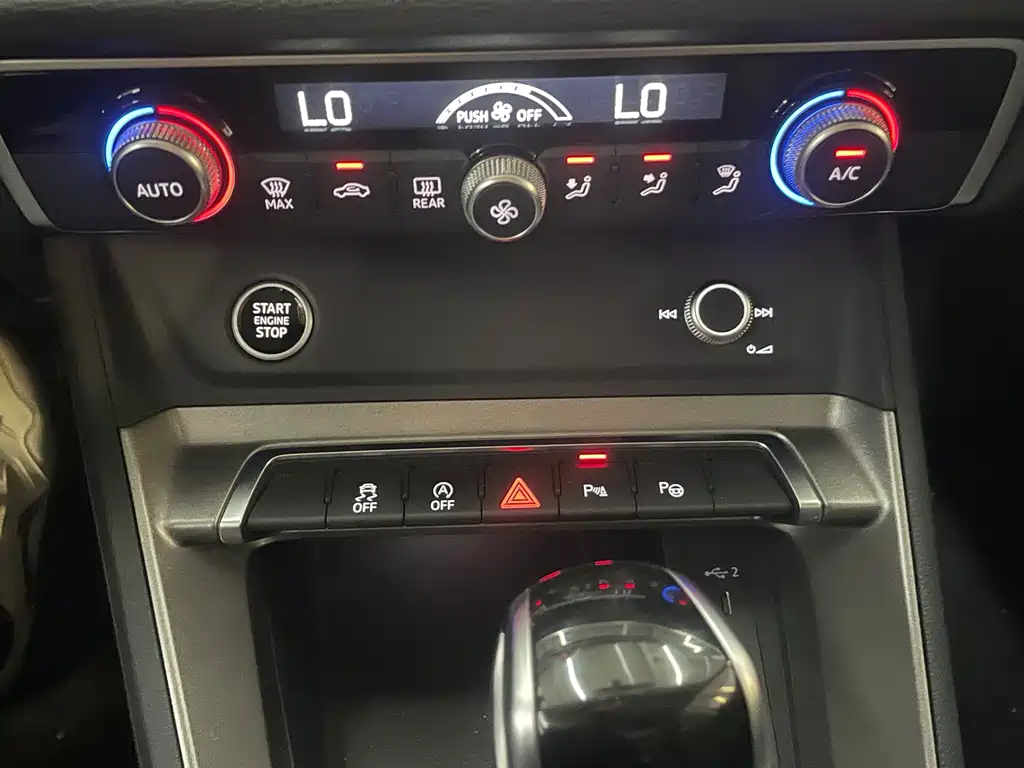 Audi Q3 2022 — фото 12