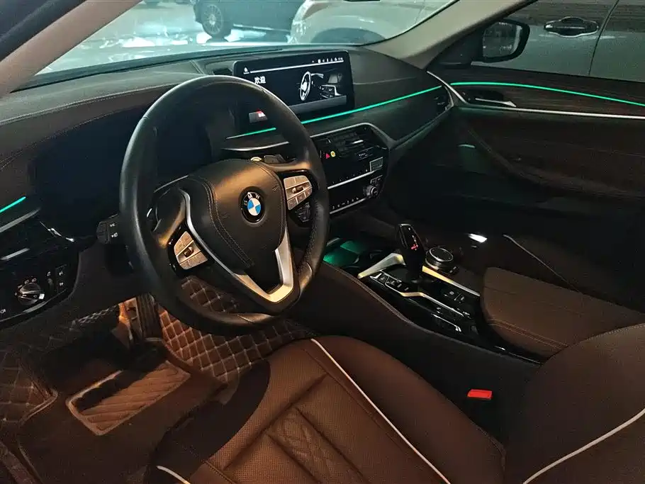 BMW 5 Series 2022 — фото 12