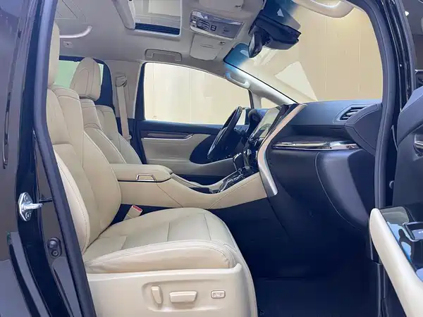 Toyota Alphard 2023