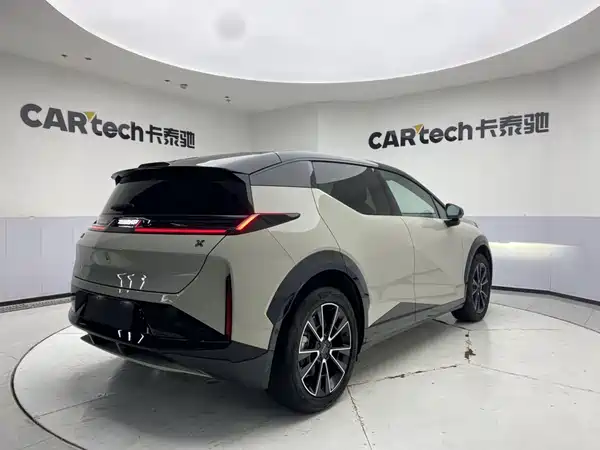 Zeekr X 2024