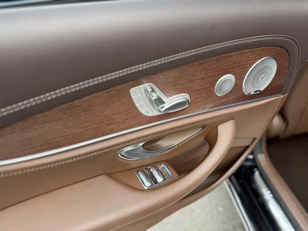 Mercedes-Benz E-Class 2022 — фото 16