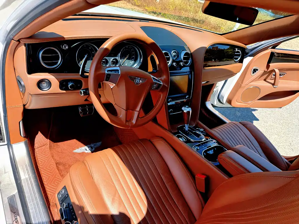 Bentley Flying Spur 2020 — фото 30