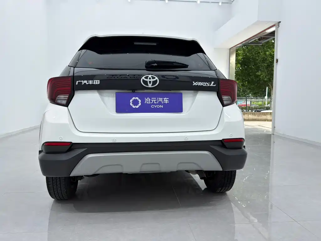 Toyota Yaris L 2022