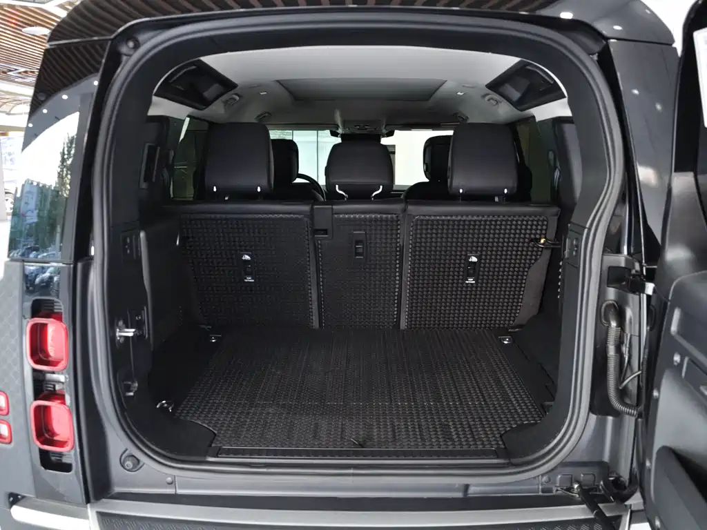 Land Rover Defender 2021 — фото 14