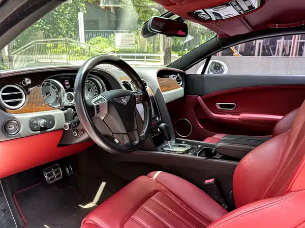 Bentley Continental 2015