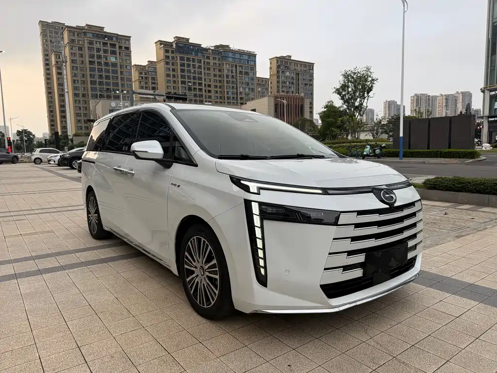 GAC Motor E8 PHEV 2025 — фото 3