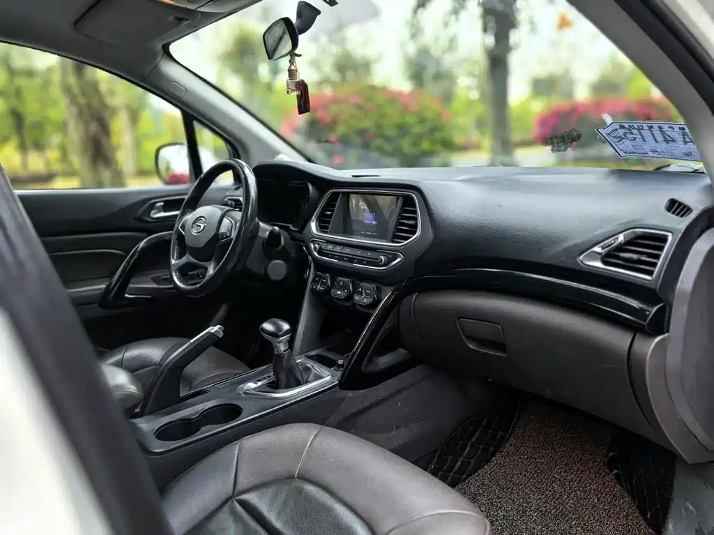 GAC Trumpchi GS4 2015 — фото 19