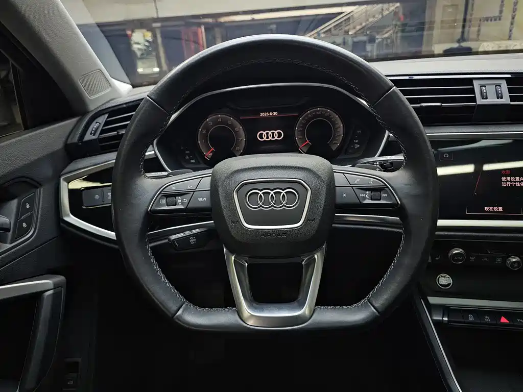 Audi Q3 2022 — фото 15