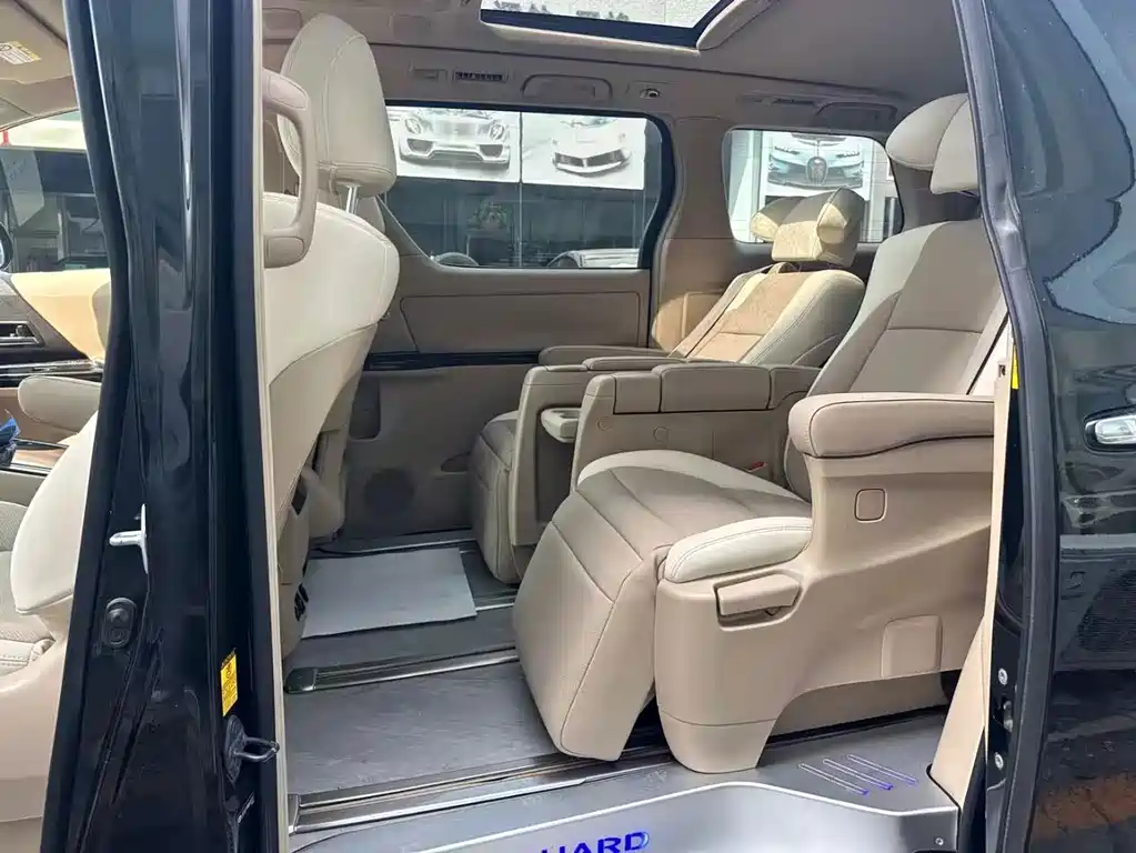 Toyota Alphard 2014 — фото 8