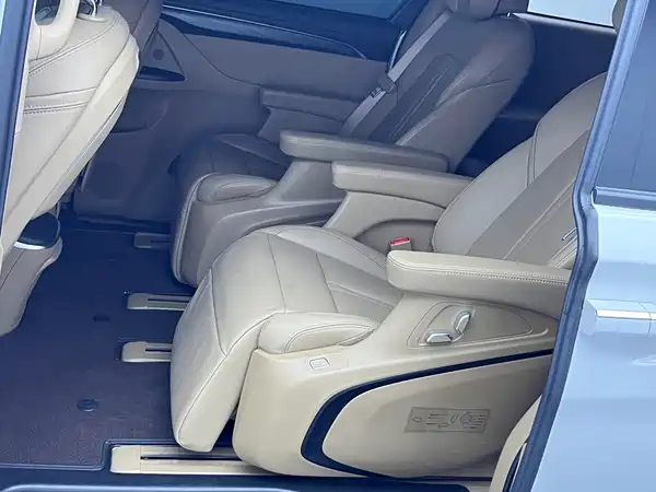 Buick GL8 2021