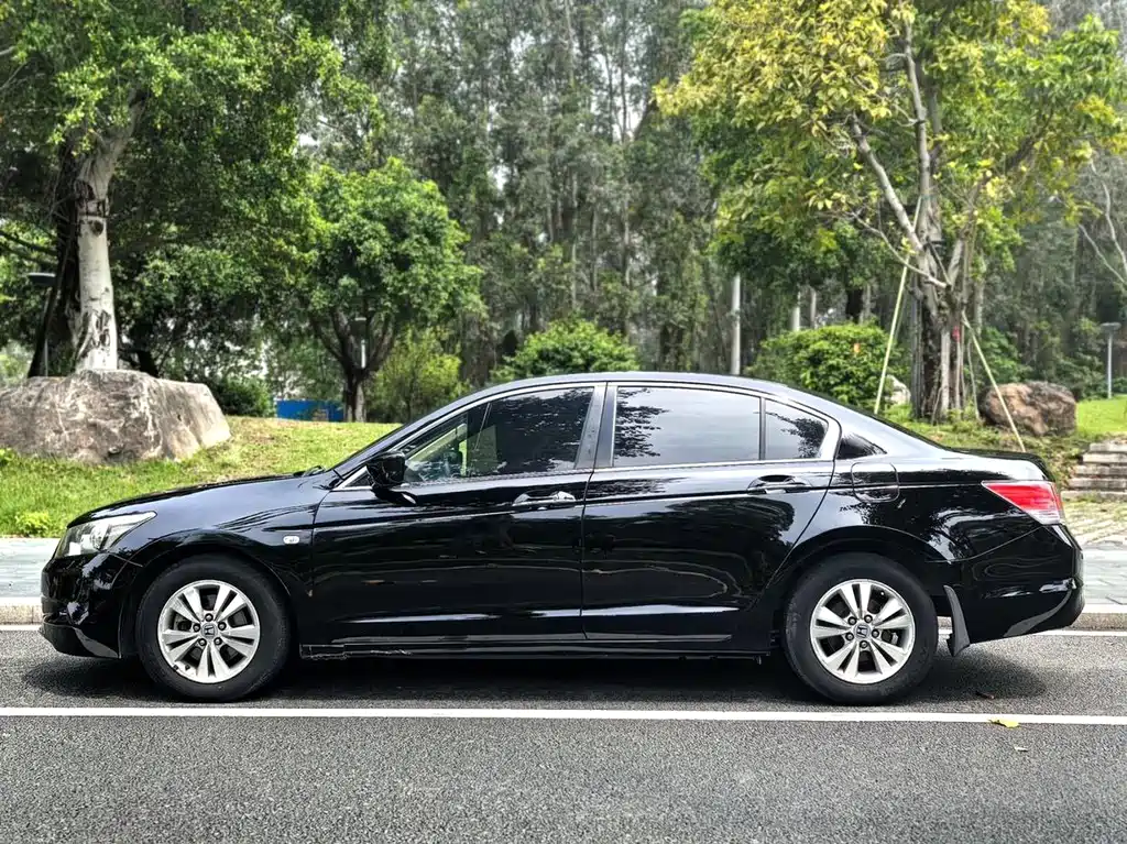 Honda Accord 2010 — фото 14