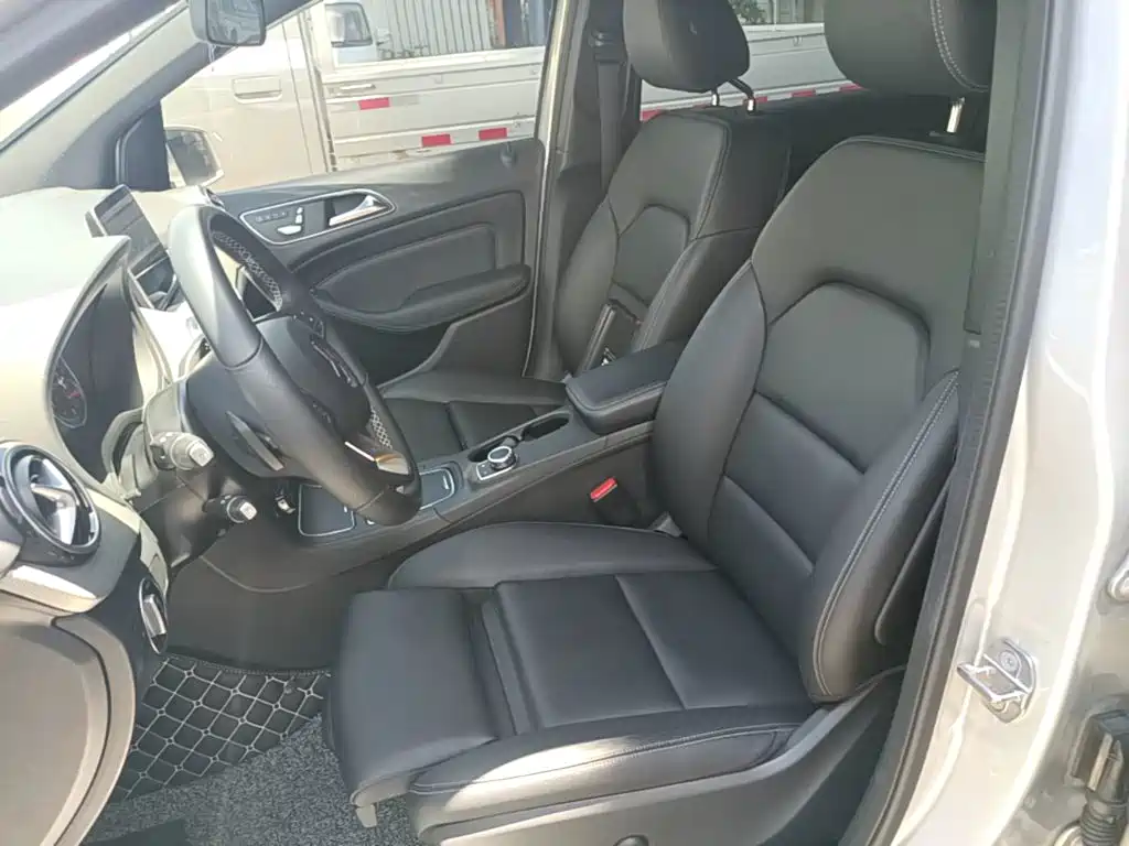 Mercedes-Benz B-Class 2018 — фото 11