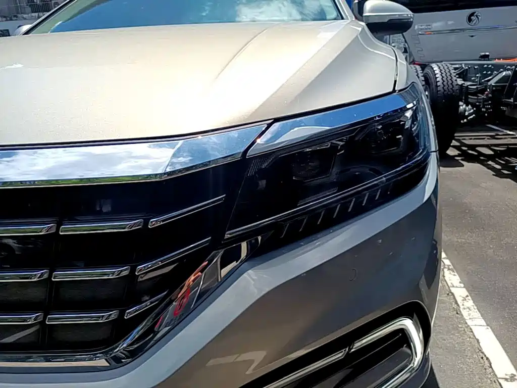 Volkswagen Passat Plug-In Hybrid 2020 — фото 18
