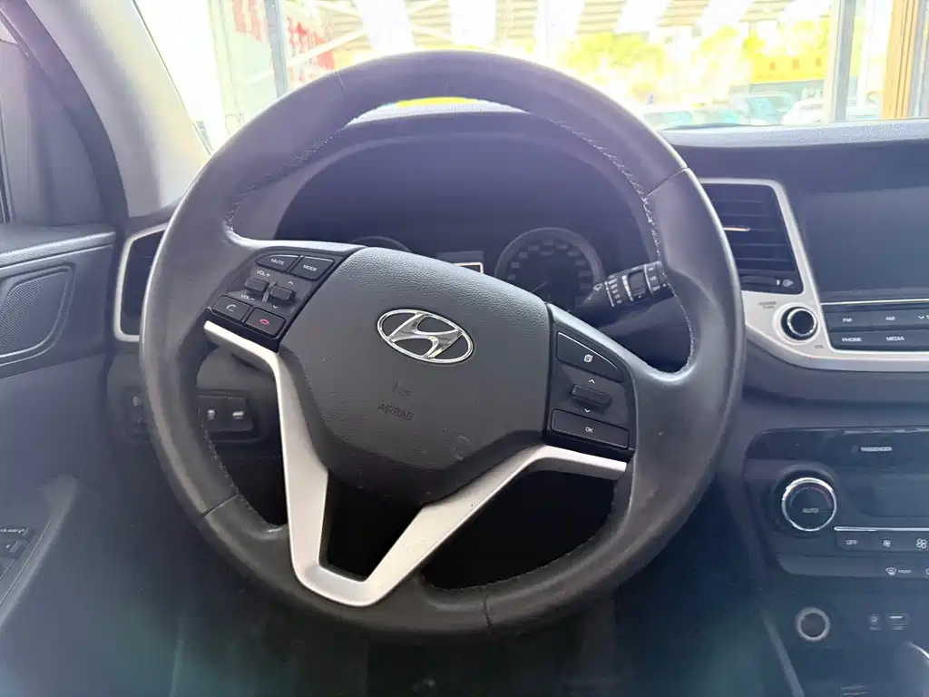 Hyundai Tucson 2017 — фото 14