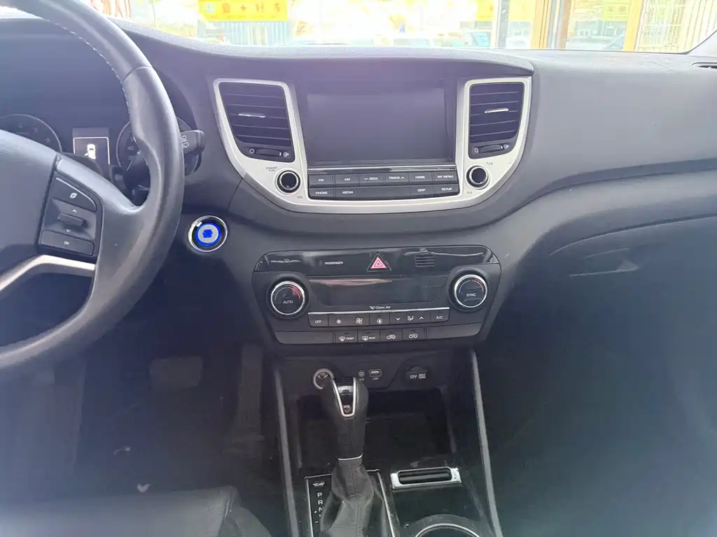 Hyundai Tucson 2017 — фото 15