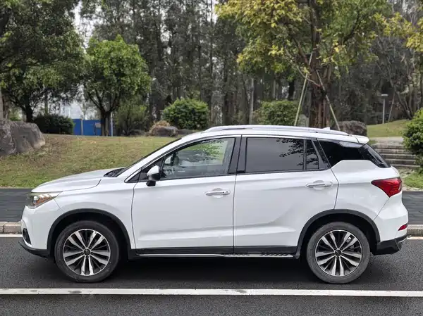 GAC Trumpchi GS4 2015
